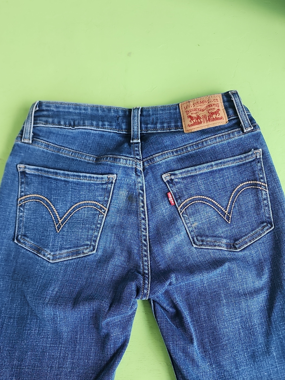 Levi's 535 Super Skinny Red Tag Jeans 27x30 sz 4